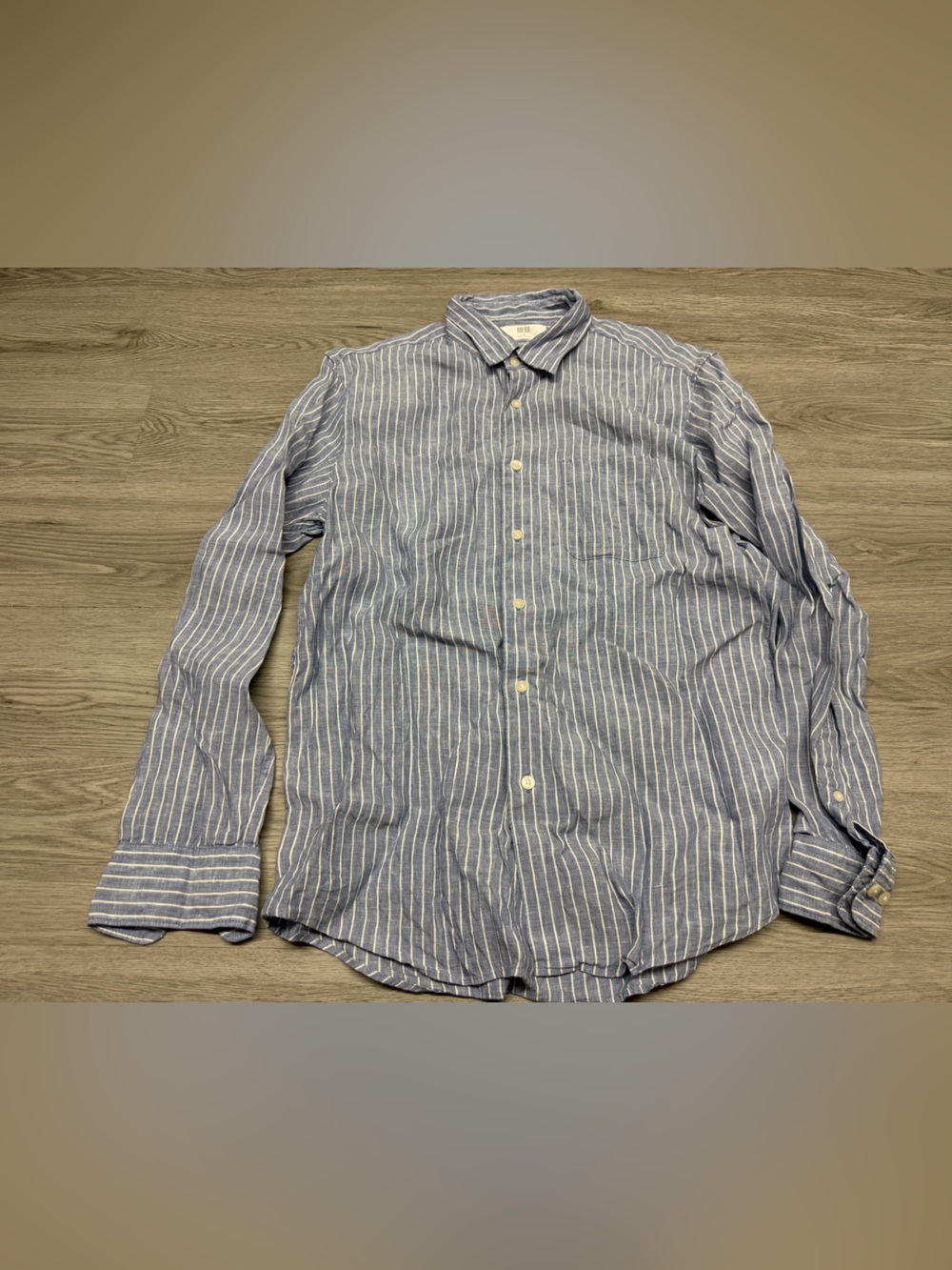 Uniqlo Blue and White Striped Casual Button-Down Shirt